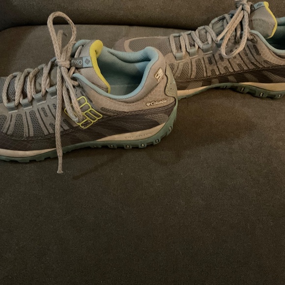 Columbia Waterproof Hiking Shoes Size 8 - Picture 3 of 8